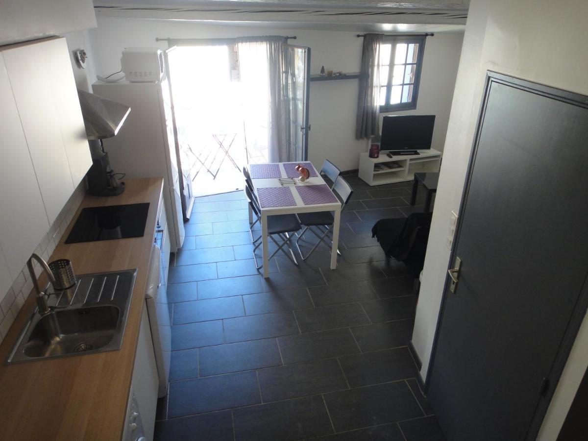 Le Petit Balcon De Cassis Apartment Exterior photo