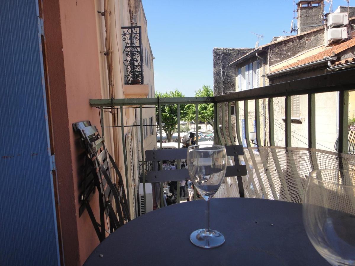 Le Petit Balcon De Cassis Apartment Exterior photo